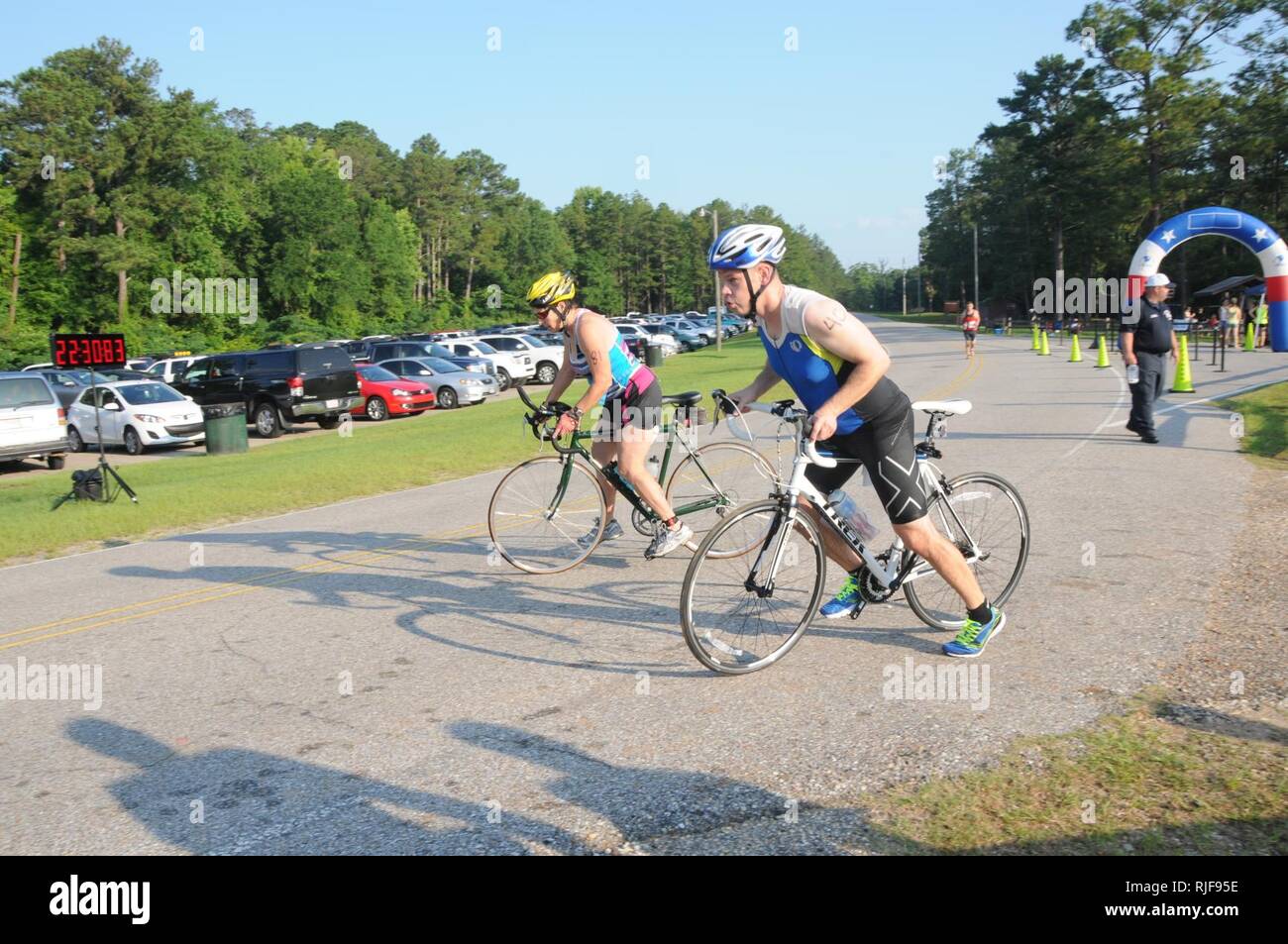 Civilians and Soldiers compete in the 2013 Fort Rucker Army Strong
