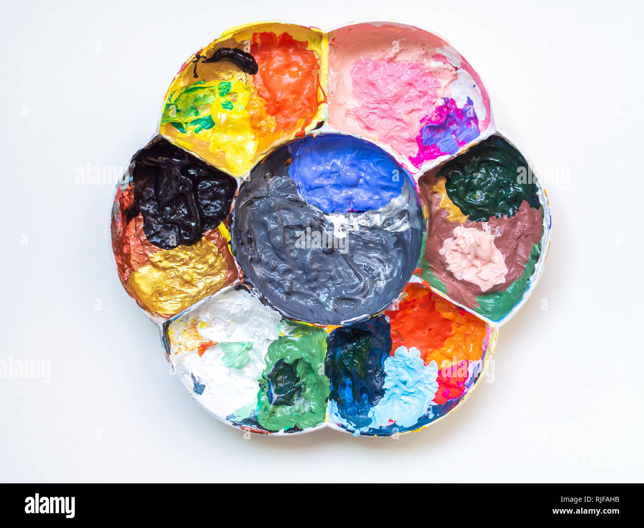 Many Acrylic Paint Color In Plastic White Art Palette Isolate On