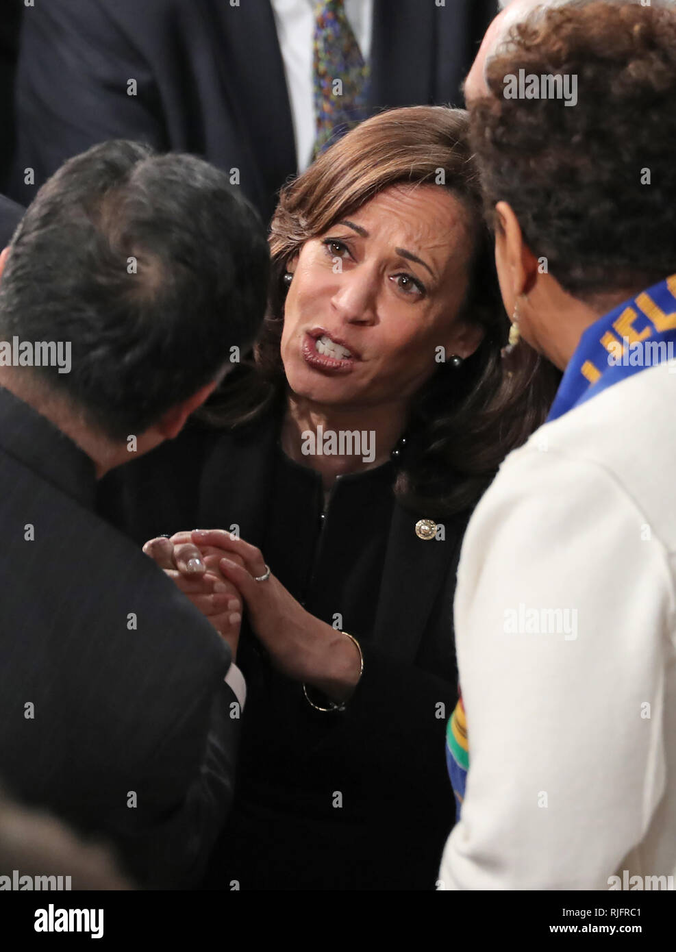 Washington, United States Of America. 05th Feb, 2019. United States Senator Kamala Harris (Democrat of California) in discussion with her colleagues prior to US President Donald J. Trump delivering his second annual State of the Union Address to a joint session of the US Congress in the US Capitol in Washington, DC on Tuesday, February 5, 2019. Credit: Alex Edelman/CNP | usage worldwide Credit: dpa/Alamy Live News Stock Photo