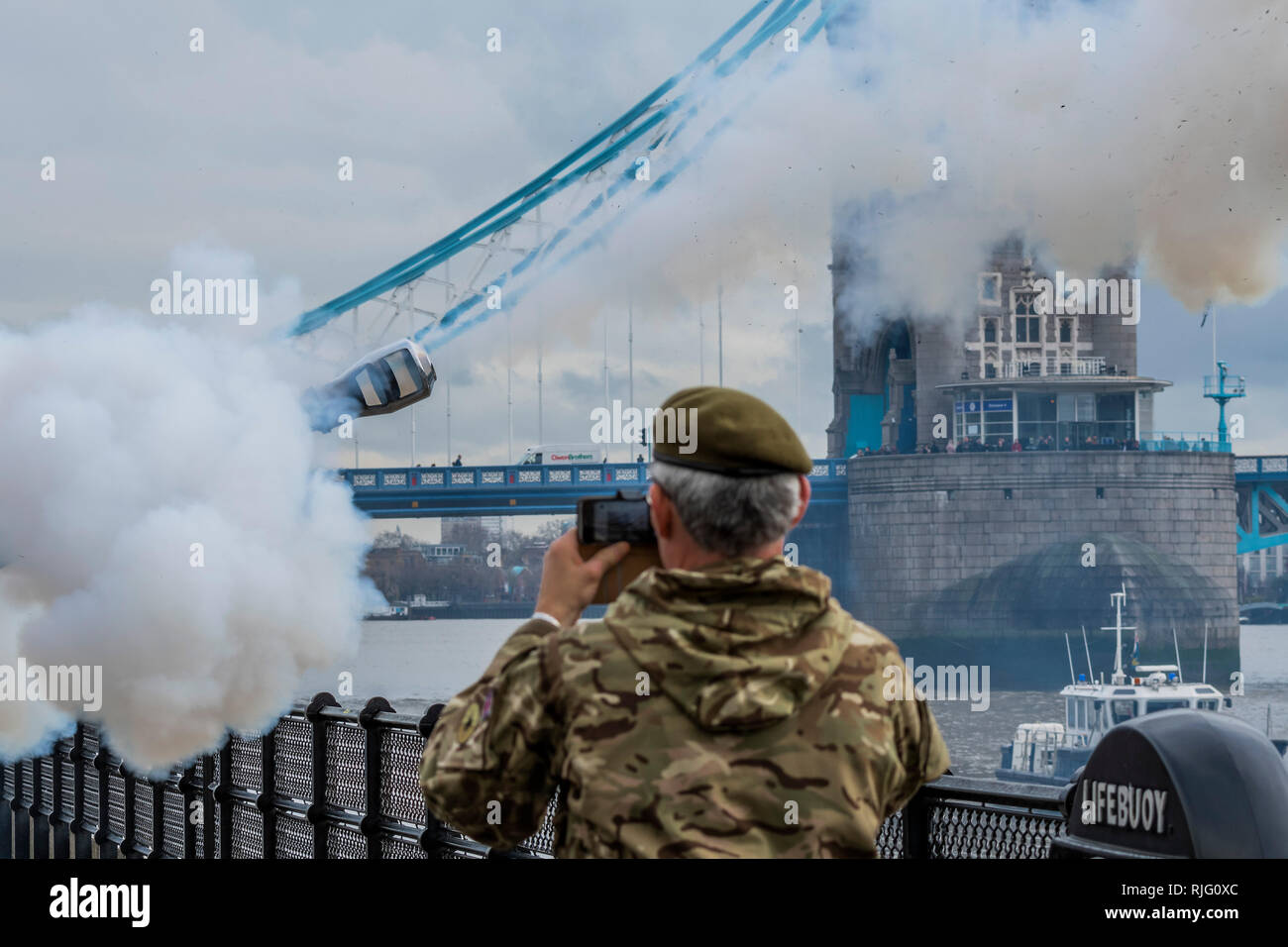 London, UK. 6th Feb 2019. The Honourable Artillery Company (HAC), the City of London's Reserve Army Regiment, fire a 62 Gun Royal Salute at the Tower of London in honour of the mark the 67th anniversary of Her Majesty The Queen's Accession to the Throne . The three L118 Ceremonial Light Guns fired at ten second intervals.   London to show their Credit: Guy Bell/Alamy Live News Stock Photo