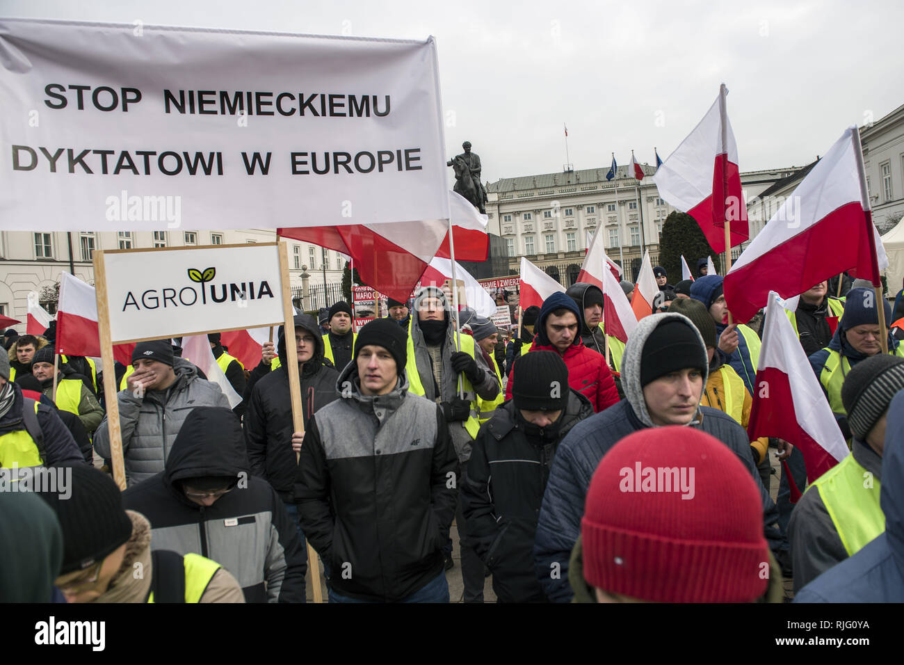 Warsaw Poland 6th Feb 2019 Polish Farmers Are Seen Holding