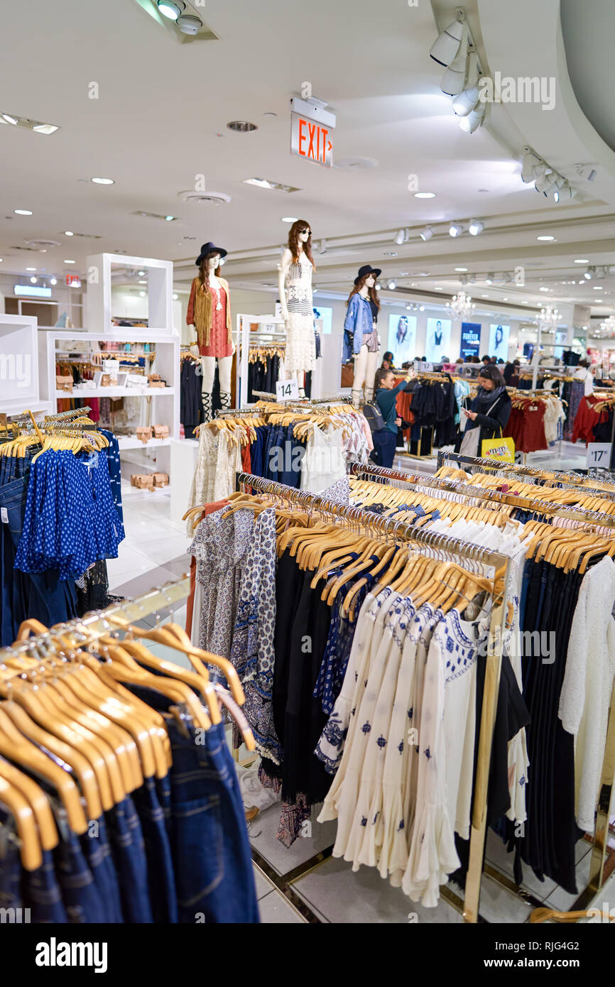 Forever 21 hi-res stock photography and images - Alamy