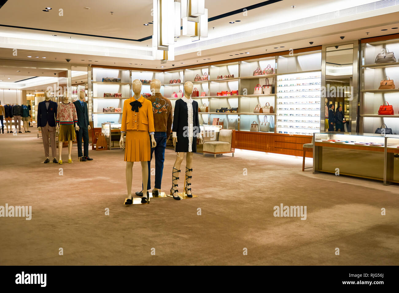 is there a gucci in the mall of america