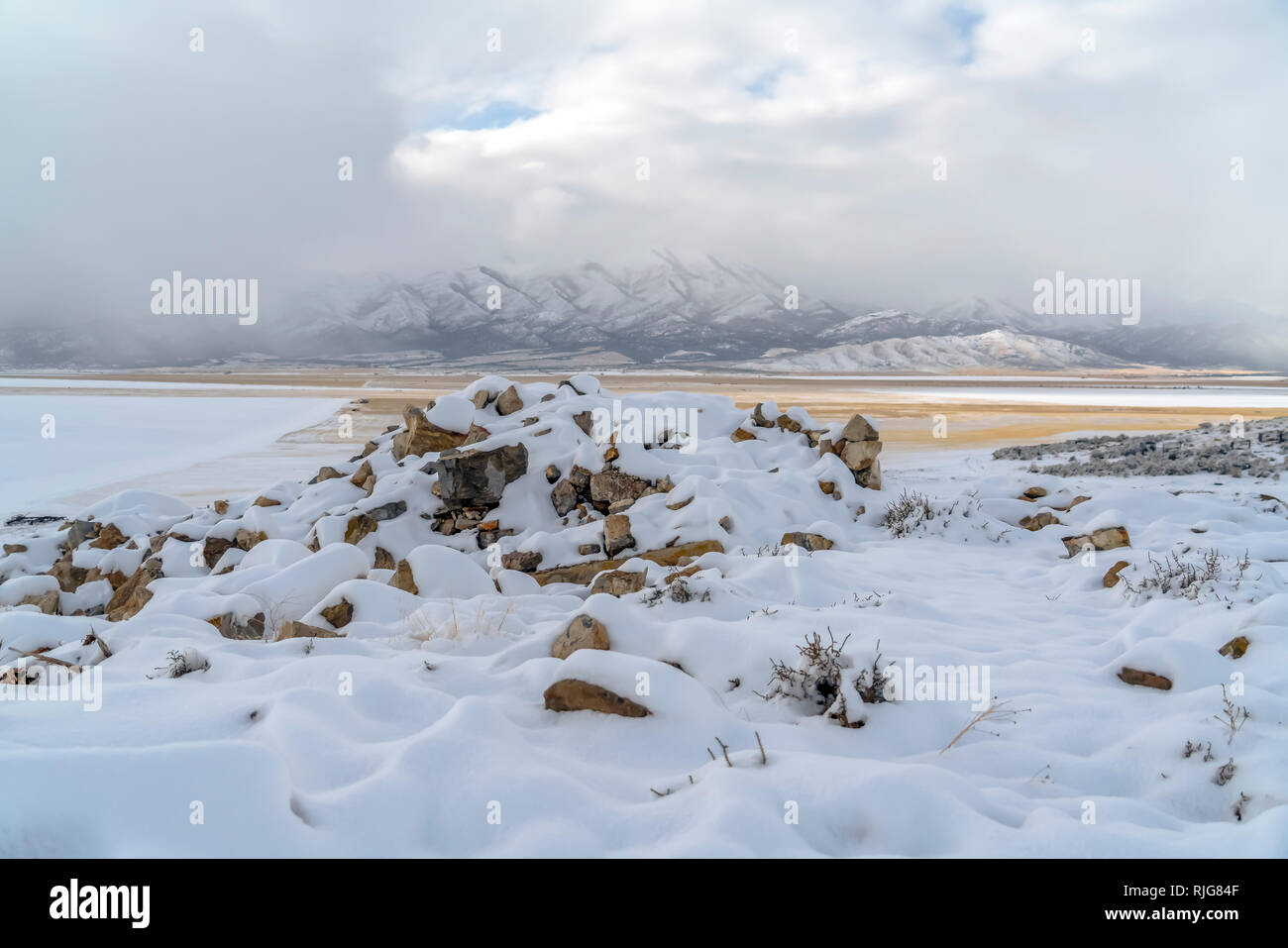 Snowy Rocks High Resolution Stock Photography And Images Alamy