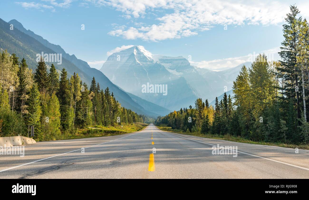 Highway, snow-capped mountains at the back, Mt Robson, Yellowhead Highway 16, British Columbia, Canada Stock Photo