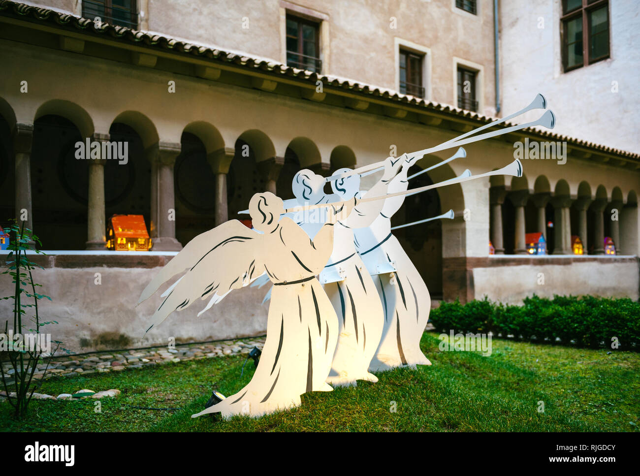 Silhouette angel trumpet hi-res stock photography and images - Alamy
