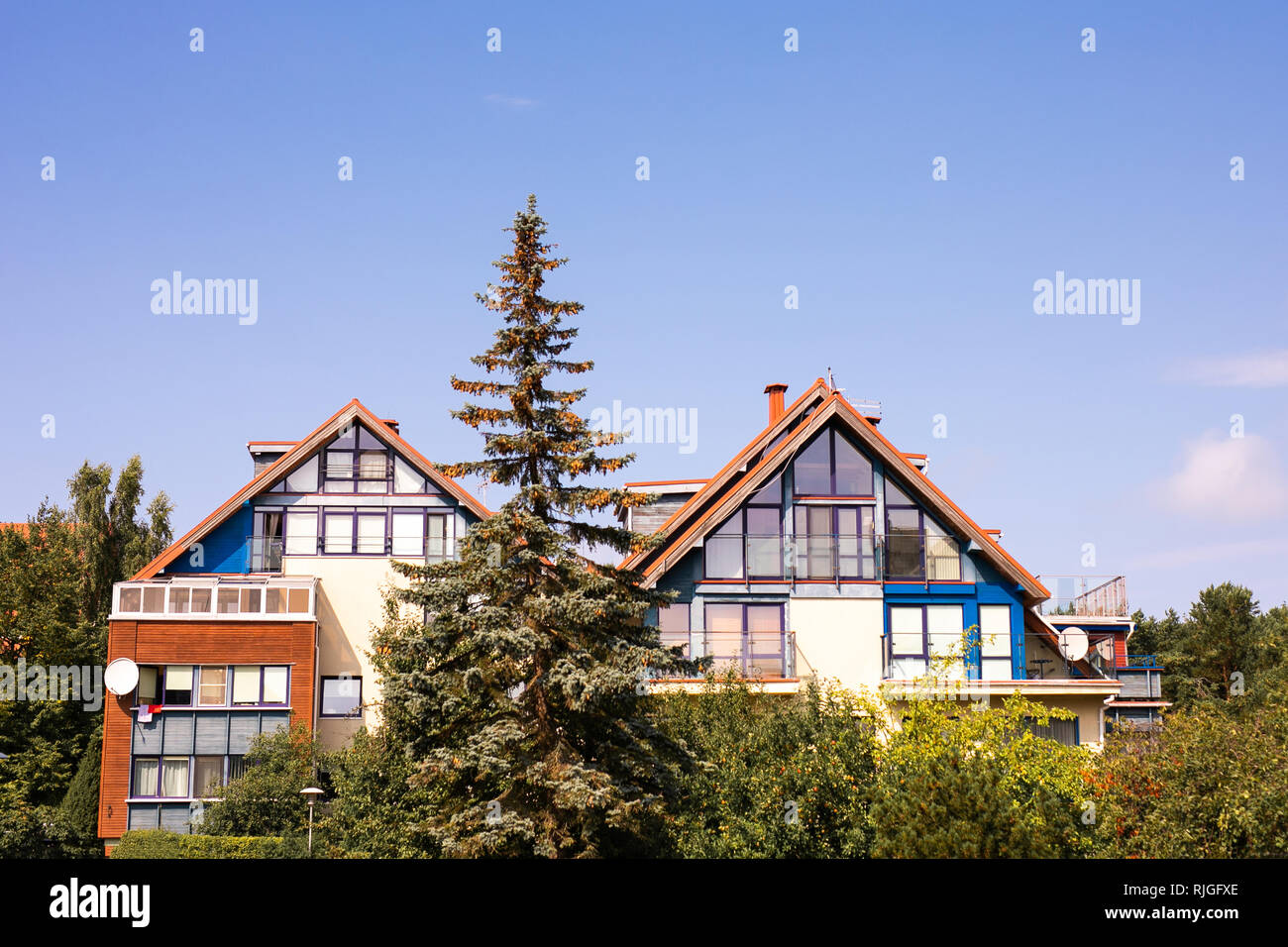 Modern Beautiful Houses In The Sea Resort Stock Photo Alamy modern-beautiful-houses-in-the-sea-resort-stock-photo-alamy