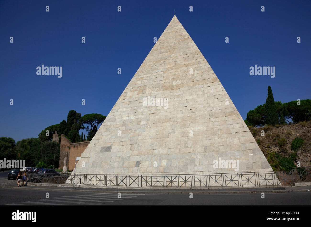 Pyramid of Cestius, Piramide di Caio Cestio or Piramide Cestia, built as a tomb for Gaius