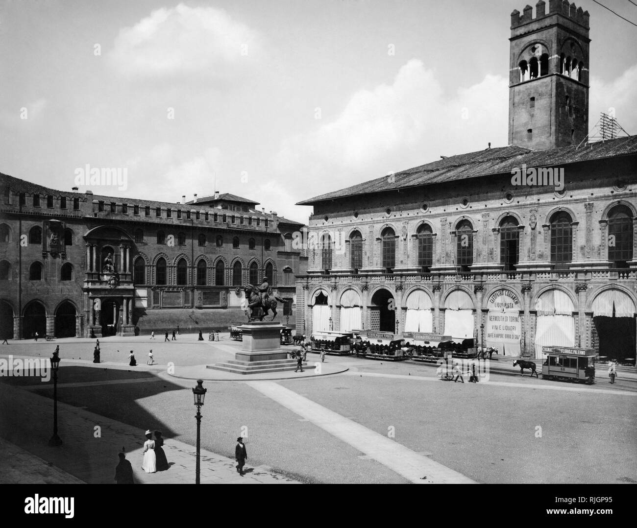 palazzo del podesta e palazzo del comune, bologna, emilia romagna, 1930 ...
