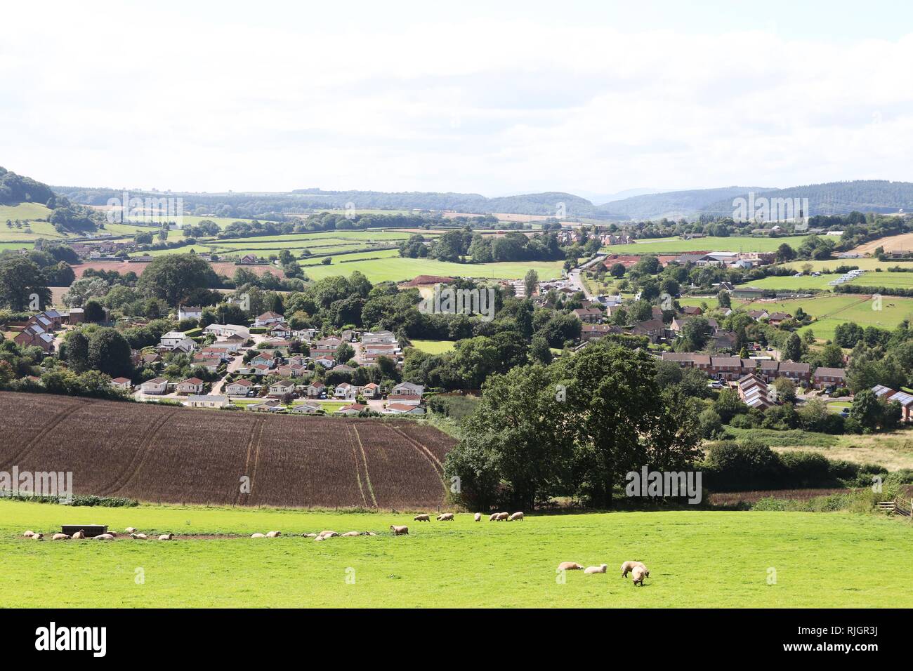 Cotdwold view hires stock photography and images Alamy