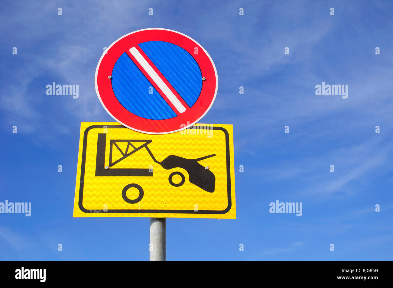 No parking traffic sign hi-res stock photography and images - Alamy