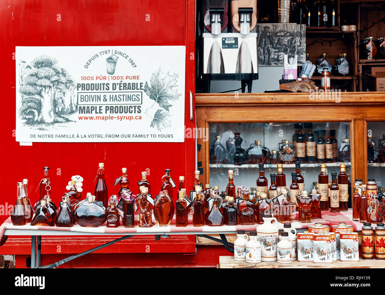 Maple syrup bottles hires stock photography and images Alamy