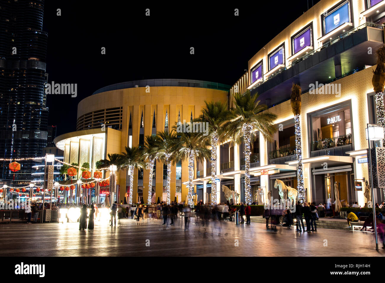 Dubai, United Arab Emirates - February 4, 2018: Crowded Dubai mall outside full with tourists and visitors as one of the main travel attractions in Du Stock Photo