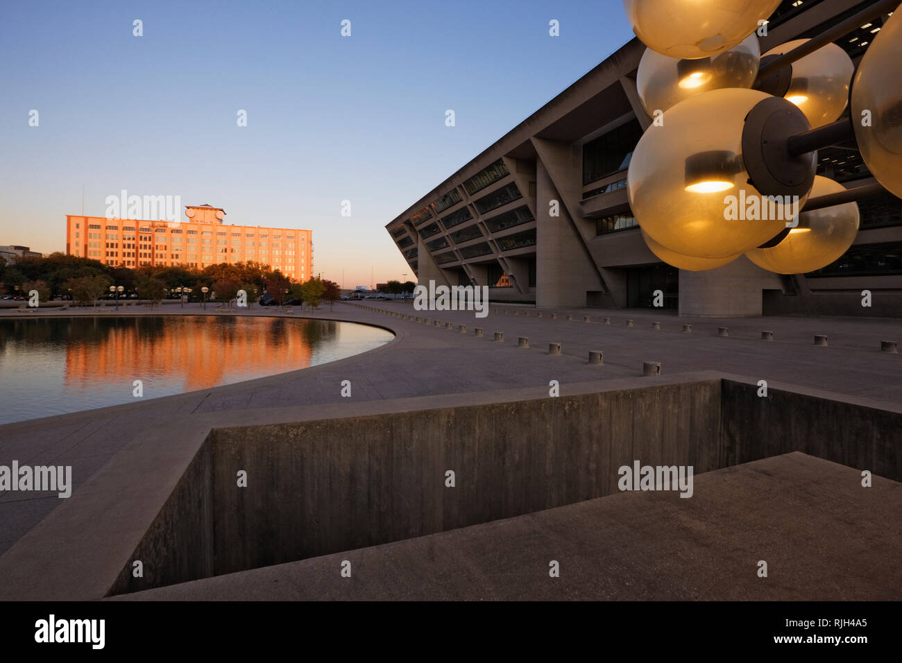 Dallas architecture detail hi-res stock photography and images - Alamy