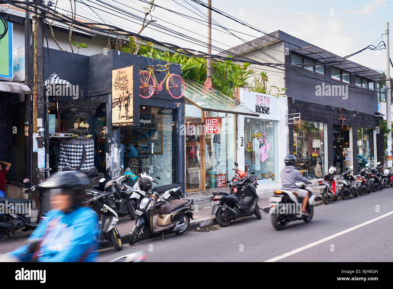 City life in Seminyak, Bali, Indonesia Stock Photo - Alamy