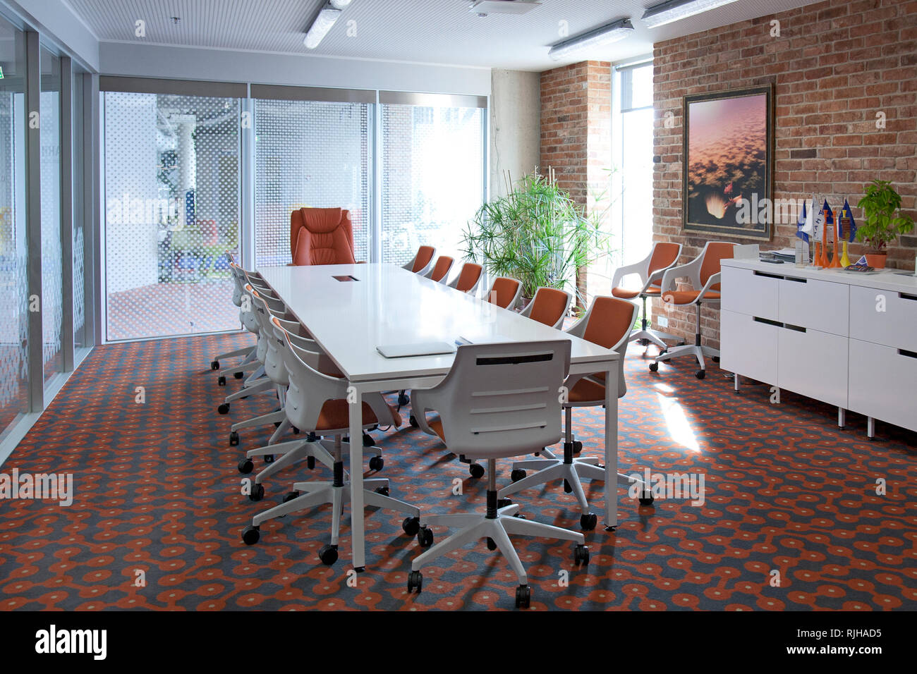 Meeting room inside brick hi-res stock photography and images - Alamy