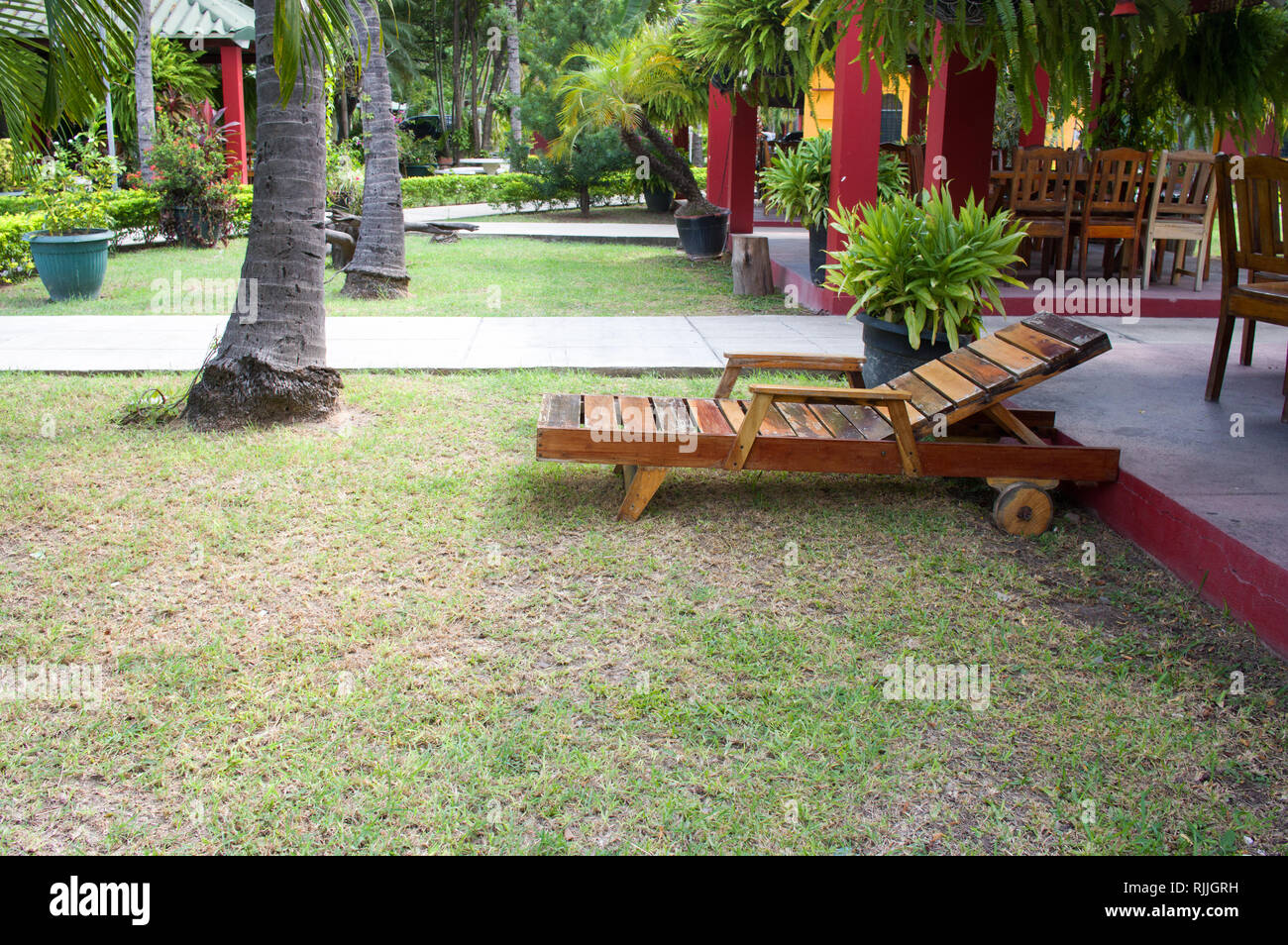 Empty deck chair hi-res stock photography and images - Alamy