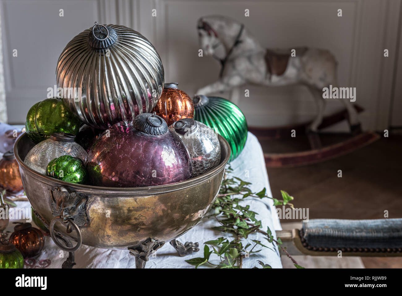 Still life of bowl with baubles hi-res stock photography and images - Alamy