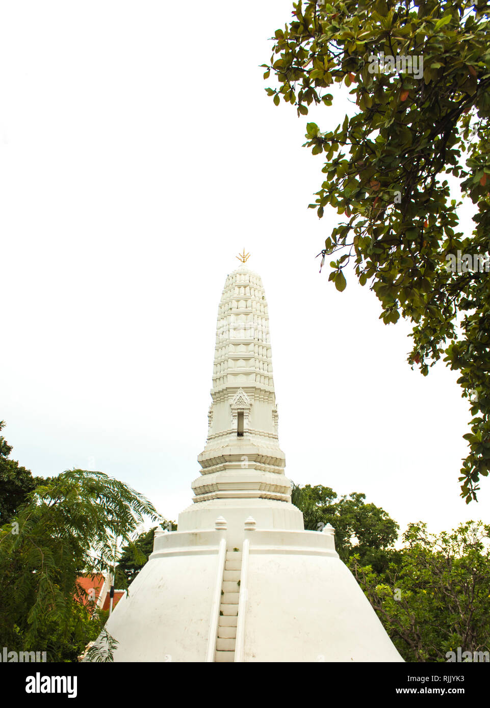 Phra Pathommachedi Stupa In Nakhon Pathom Thailand At 1 5 Metres It Is The Tallest Stupa In The World Stock Photo Alamy Phra Pathommachedi Stupa In Nakhon Pathom Thailand At 1 5 Metres It Is The Tallest Stupa In The World Stock Photo Alamy
