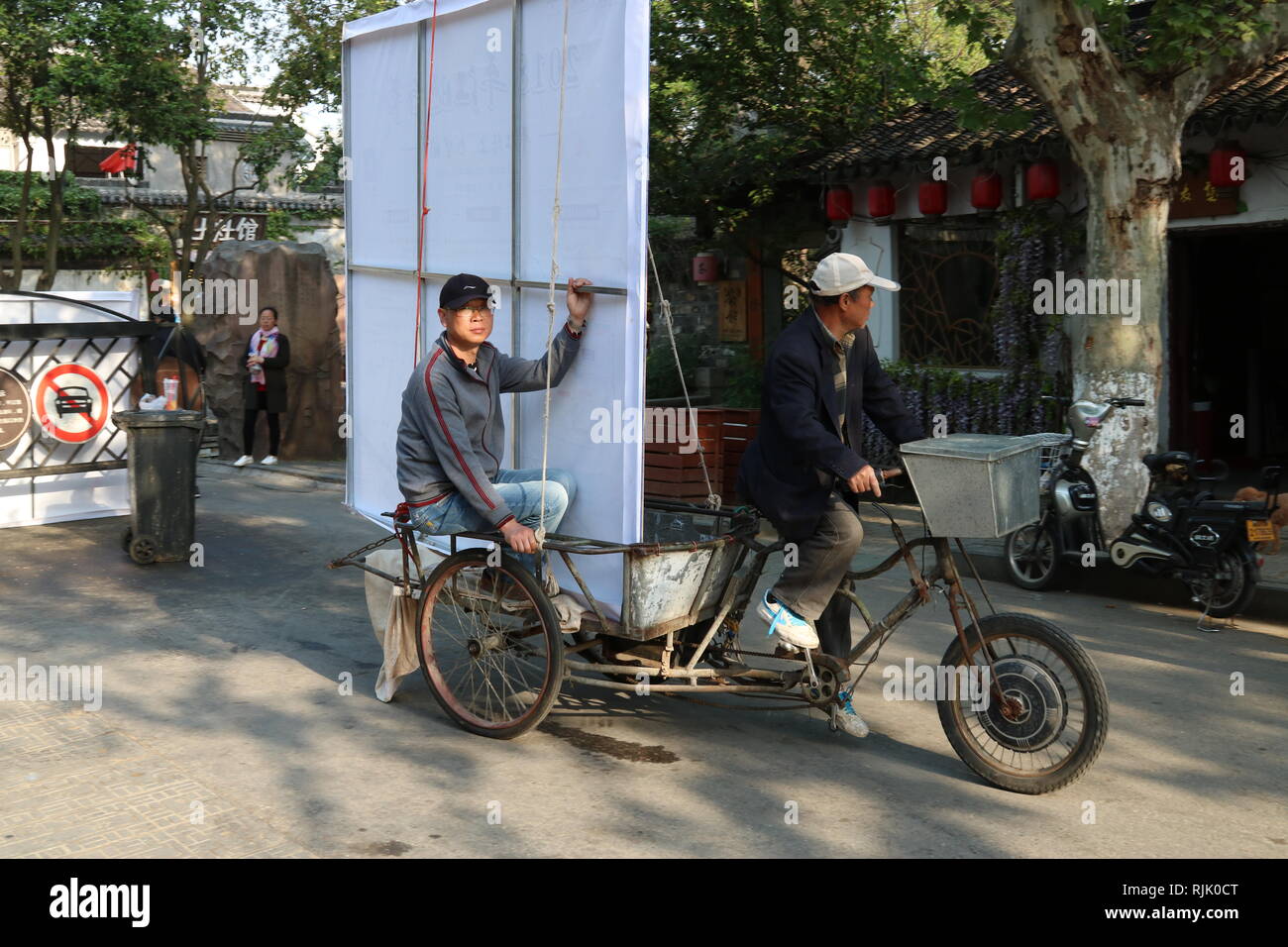 tricycle front wheel with pedals