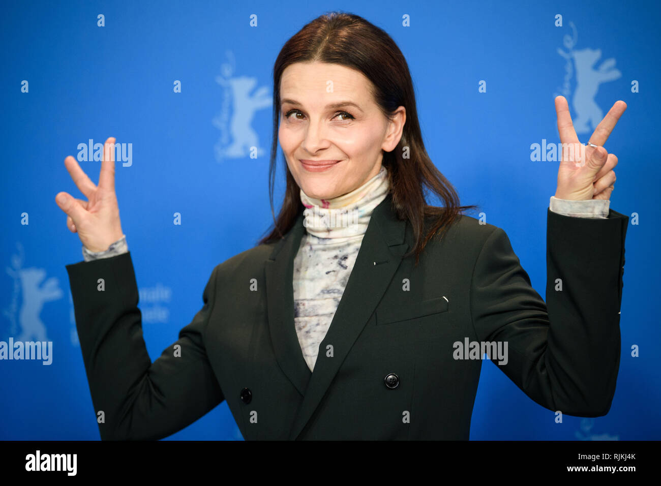 Berlin, Germany. 07th Feb, 2019. 69th Berlinale, photo shoot: Juliette Binoche, actress and president of the Berlinale jury. Credit: Gregor Fischer/dpa/Alamy Live News Credit: dpa picture alliance/Alamy Live News Credit: dpa picture alliance/Alamy Live News Stock Photo