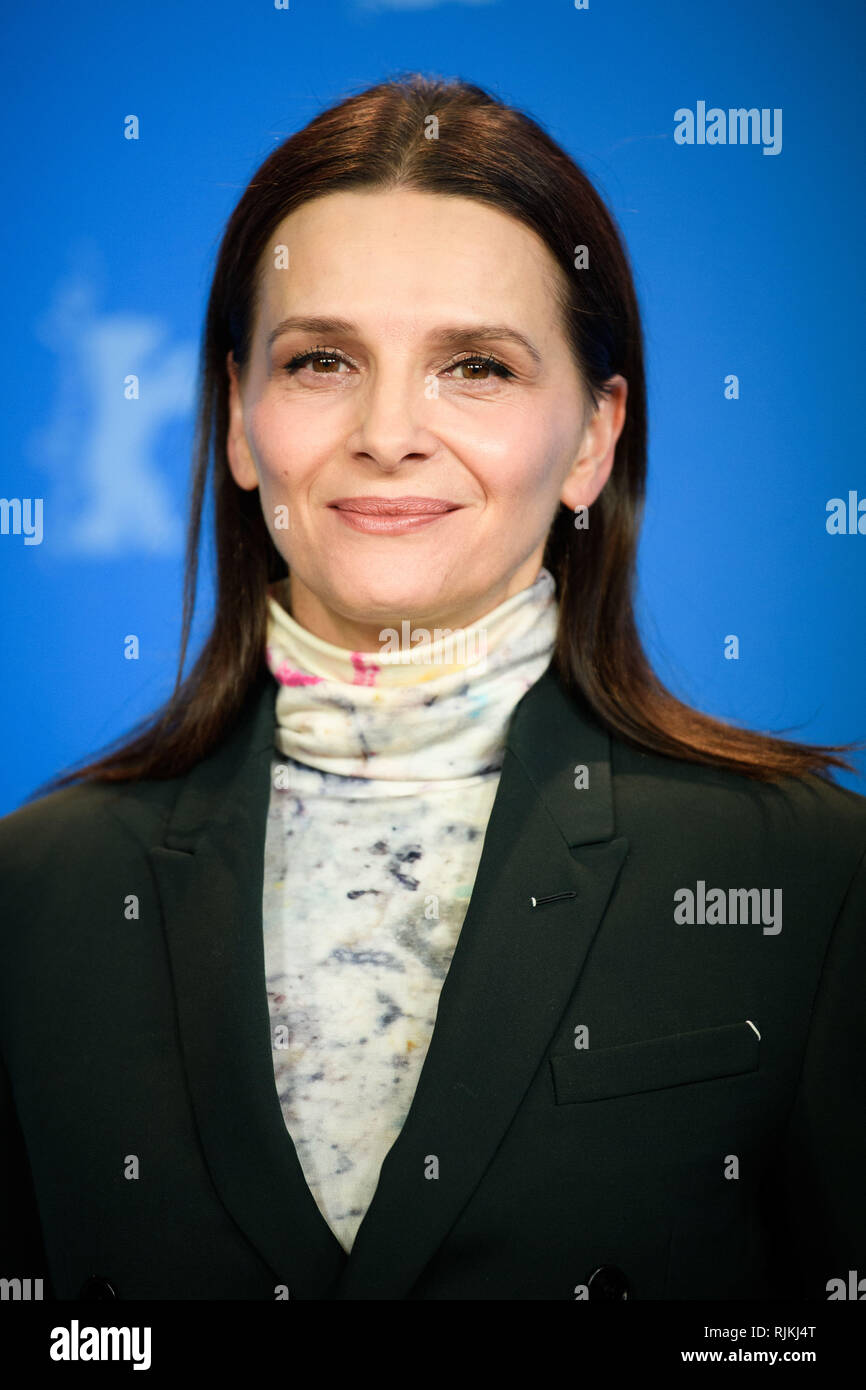 Berlin, Germany. 07th Feb, 2019. 69th Berlinale, photo shoot: Juliette Binoche, actress and president of the Berlinale jury. Credit: Gregor Fischer/dpa/Alamy Live News Credit: dpa picture alliance/Alamy Live News Credit: dpa picture alliance/Alamy Live News Stock Photo