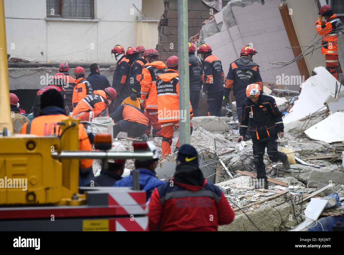 Istanbul, Turkey. 7th Feb, 2019. Rescue workers are seen at the scene ...