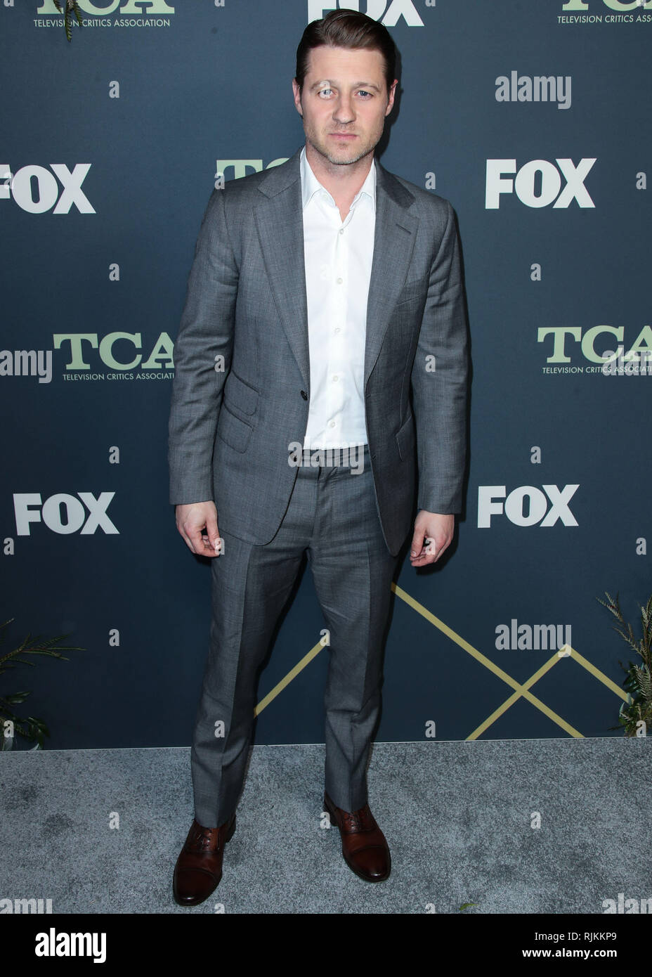 Pasadena, United States. 06th Feb, 2019. PASADENA, LOS ANGELES, CA, USA - FEBRUARY 06: Benjamin McKenzie arrives at the FOX Winter TCA 2019 All-Star Party held at The Fig House on February 6, 2019 in Pasadena, Los Angeles, California, United States. (Photo by Xavier Collin/Image Press Agency) Credit: Image Press Agency/Alamy Live News Stock Photo