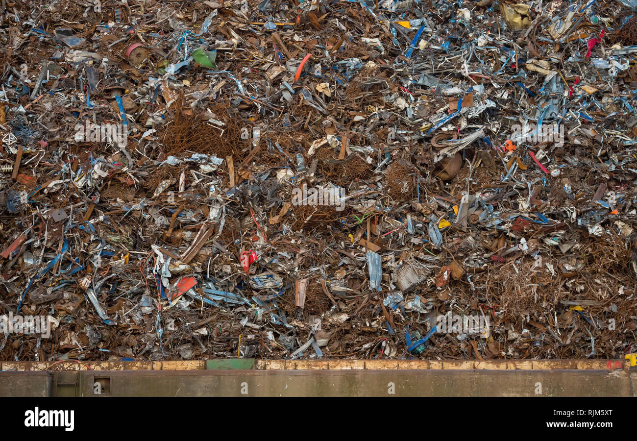 Recycling Deponie Altmetall im Hamburger Hafen Stock Photo