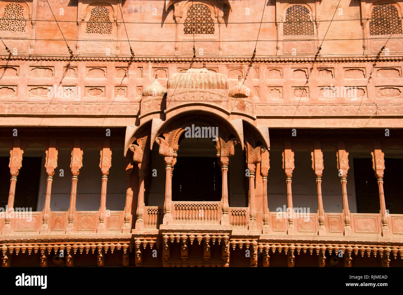 Carving details of the balcony located at the Junagarh Fort, Bikaner, Rajasthan, India Stock Photo