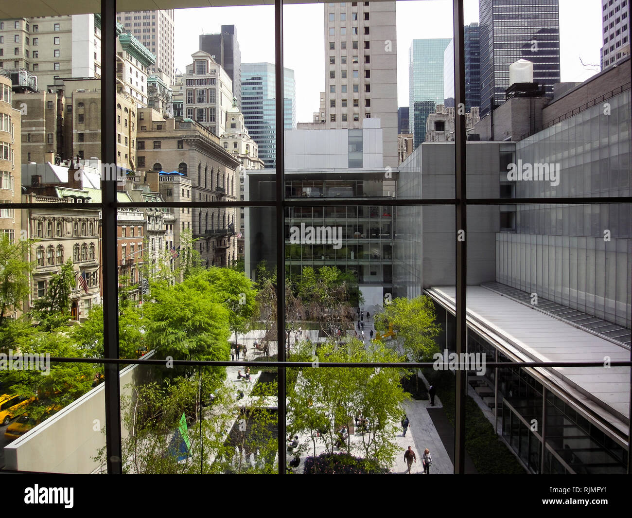 Museum of Modern Art, MOMA, 11 W 53rd Street. New-York, USA Stock Photo -  Alamy