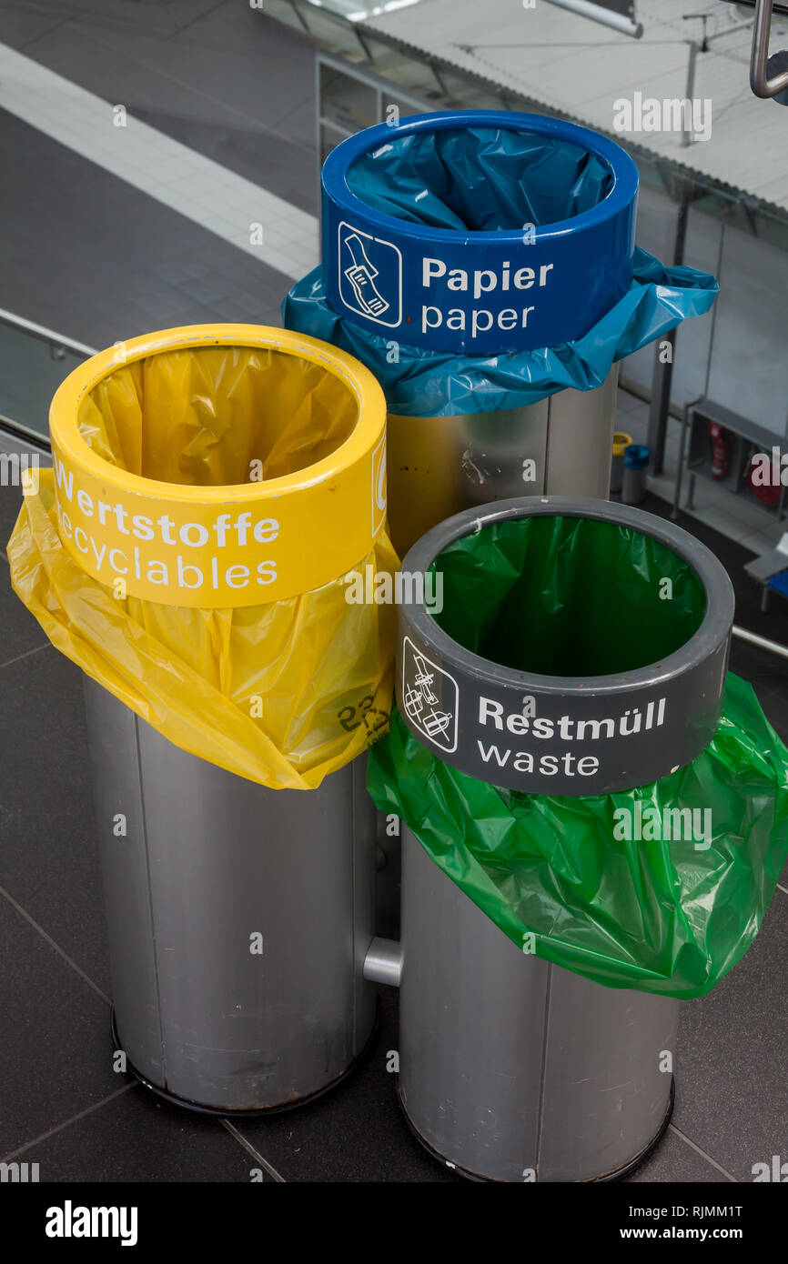 Separate collection of rubbish hires stock photography and images Alamy