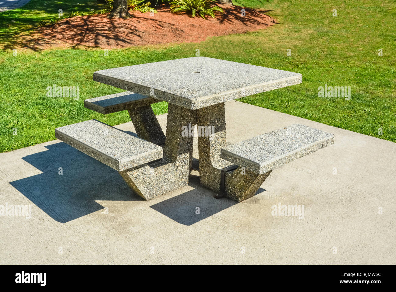 Concrete picnic table hires stock photography and images Alamy