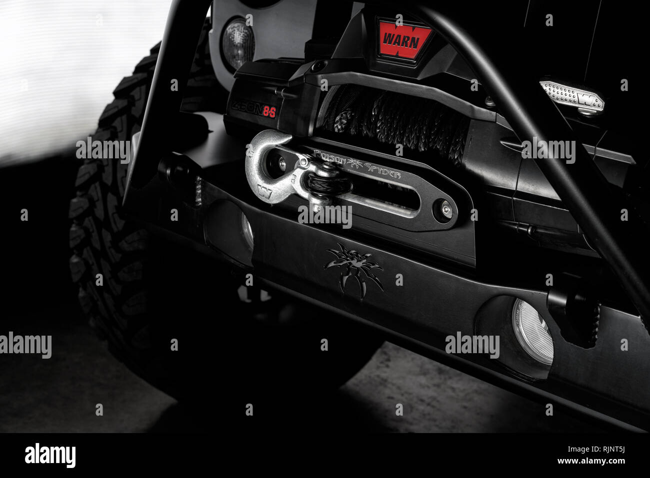 Lifted jeep hires stock photography and images Alamy