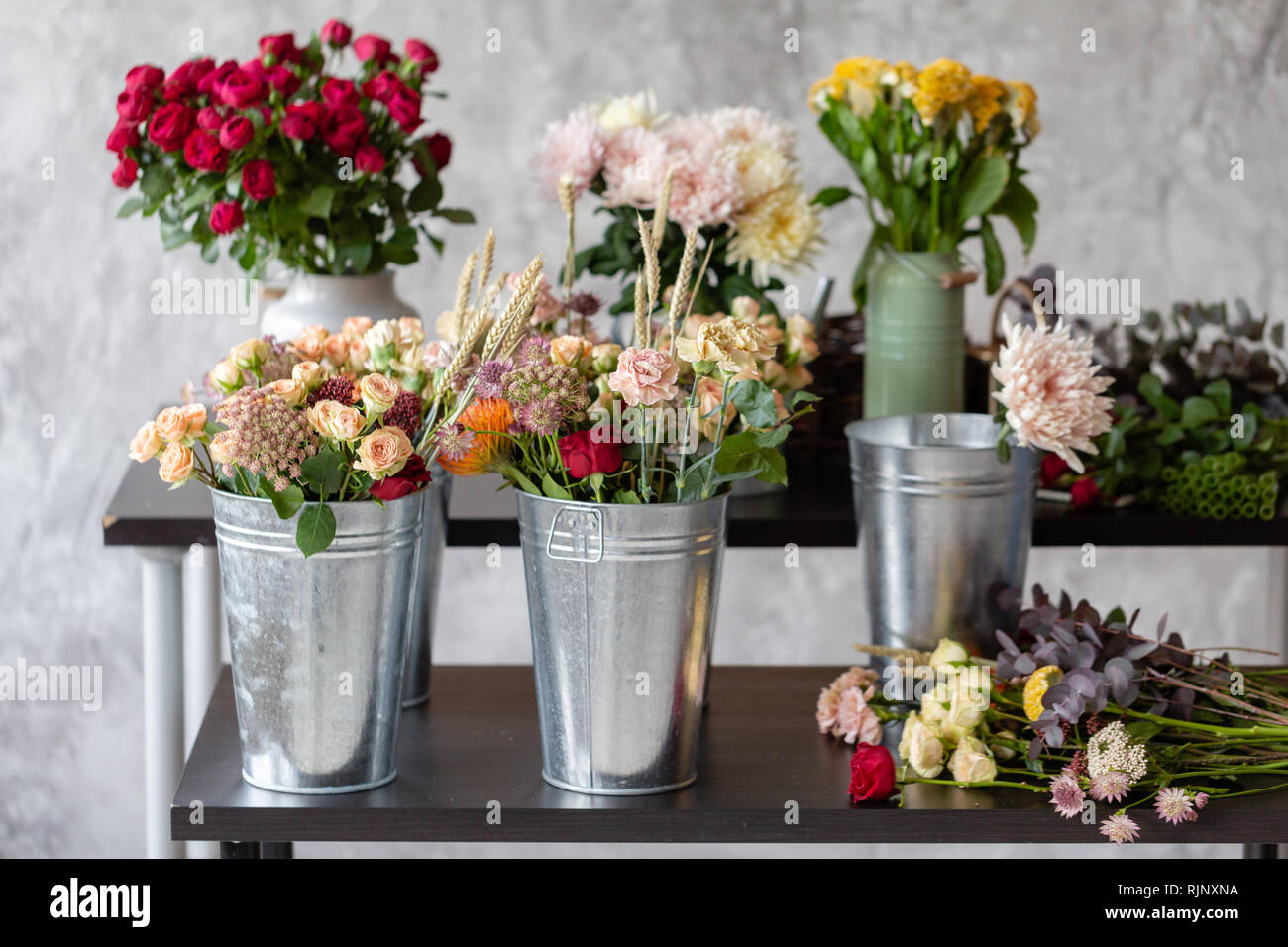 Classes in floristry hires stock photography and images Alamy
