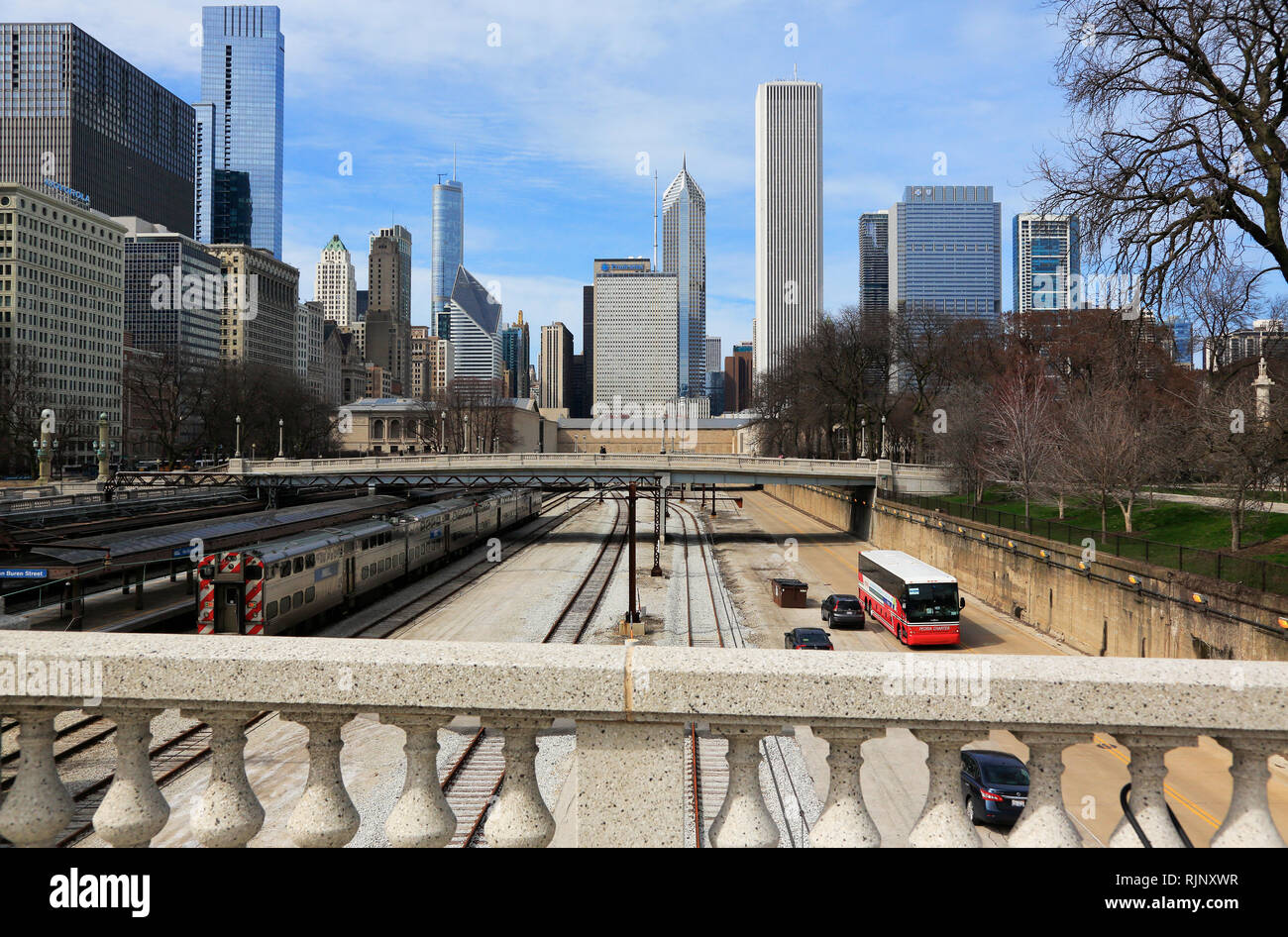 Chicago rail yard skyline hires stock photography and images Alamy