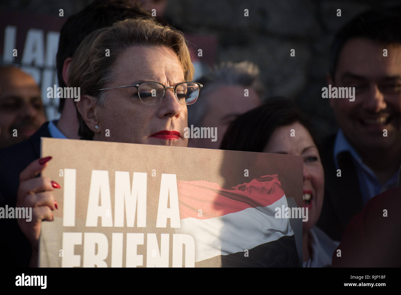 Eddie Izzard, Actor, Comedian and Writer, participates in a vigil to express solidarity with the people of Yemen at the Labour Party conference in Liv Stock Photo
