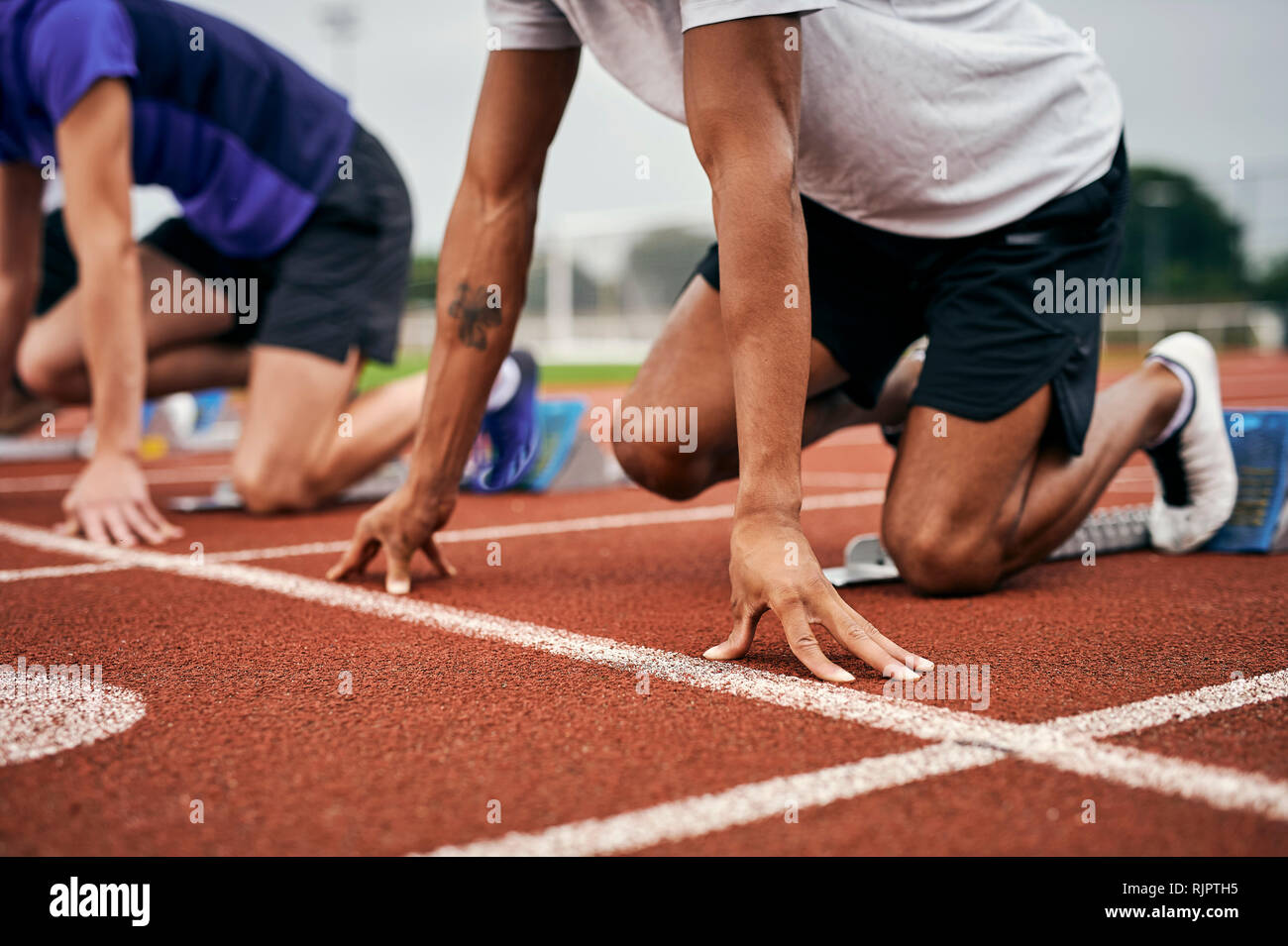 Runners starting line hires stock photography and images Alamy