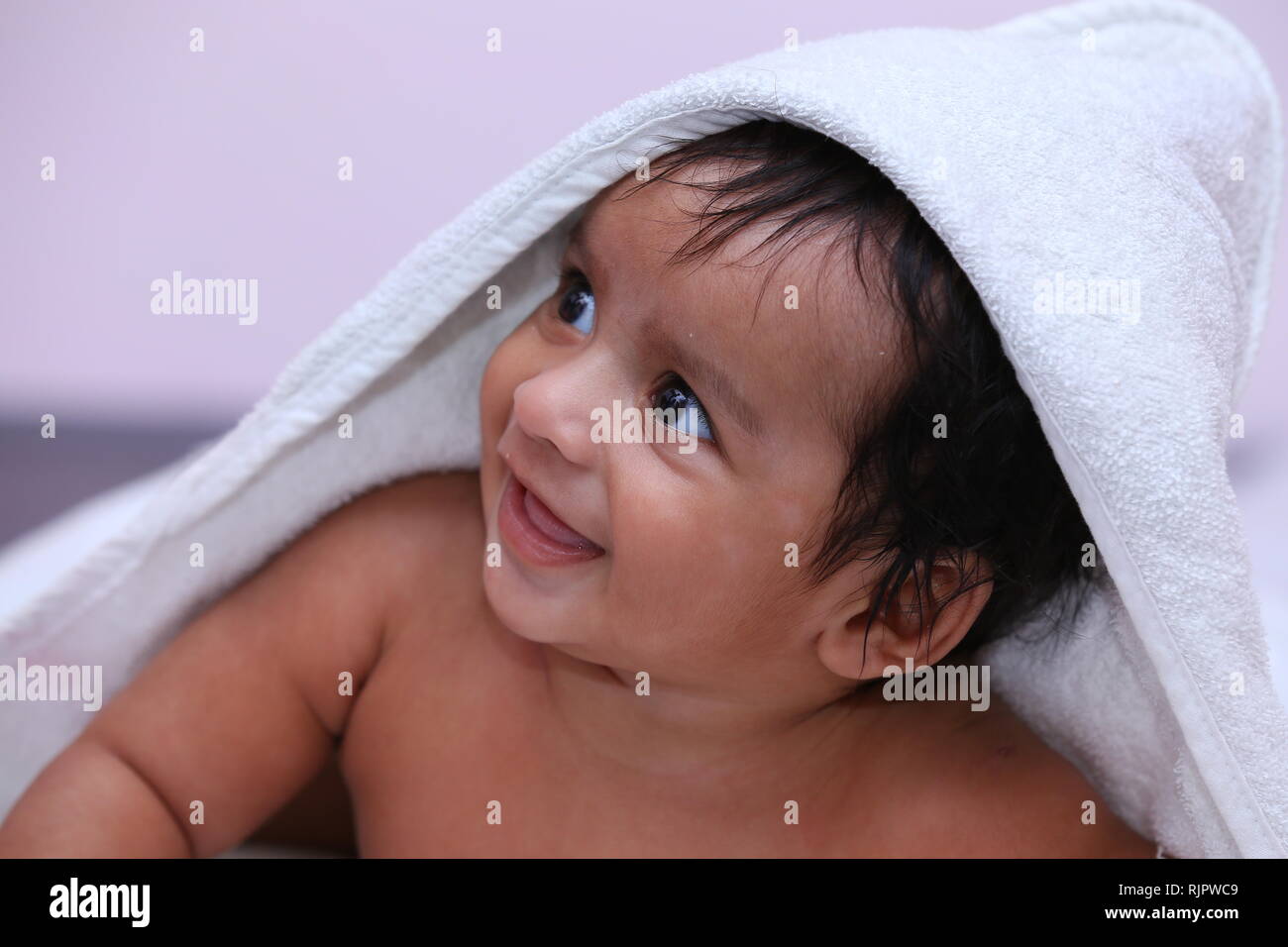 Baby Smiling Sweet Pics HD Wallpaper #05367 | wallpaperspick.com