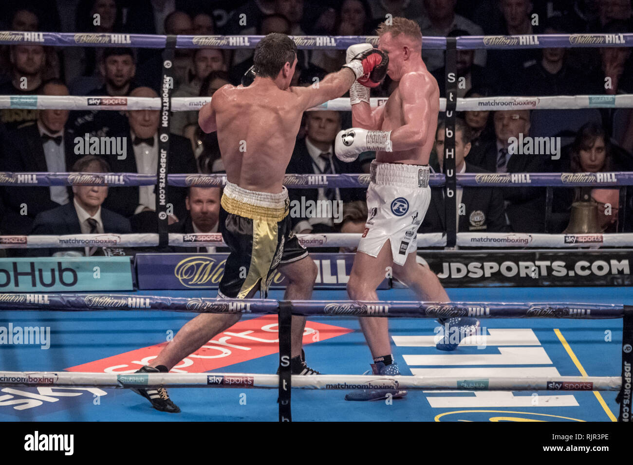 Sergio Garcia vs. Ted Cheeseman. European super-welterweight champion title at The O2 arena. Credit: Guy Corbishley/Alamy Live News Stock Photo