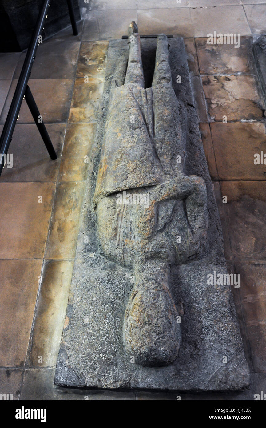Unknown knight effigy in Romanesque Temple Church built 1185 by Knight Templars known from Dan Brown's 2003 best-selling novel The Da Vinci Code and t Stock Photo