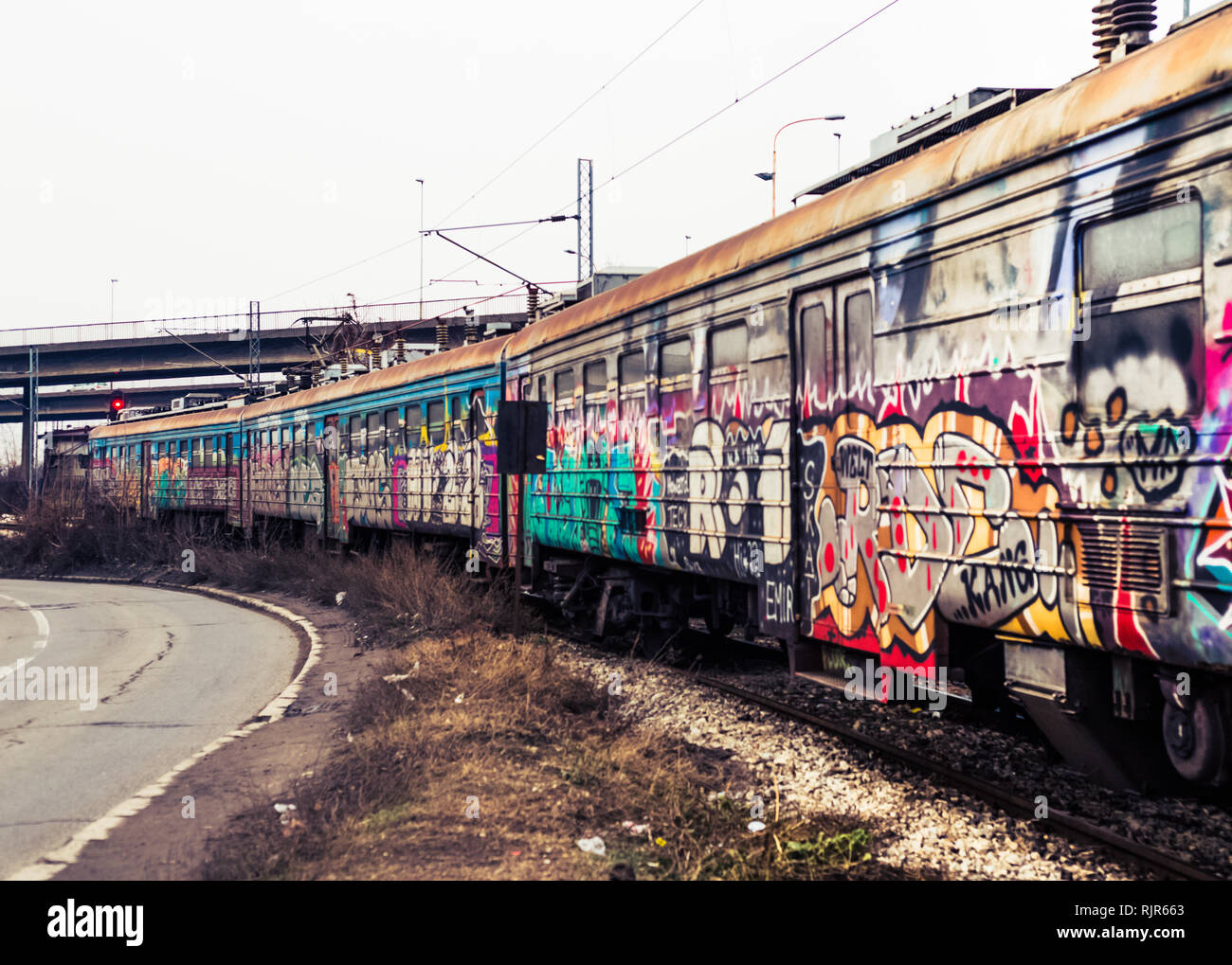 https://c8.alamy.com/comp/RJR663/graffiti-painted-old-train-RJR663.jpg
