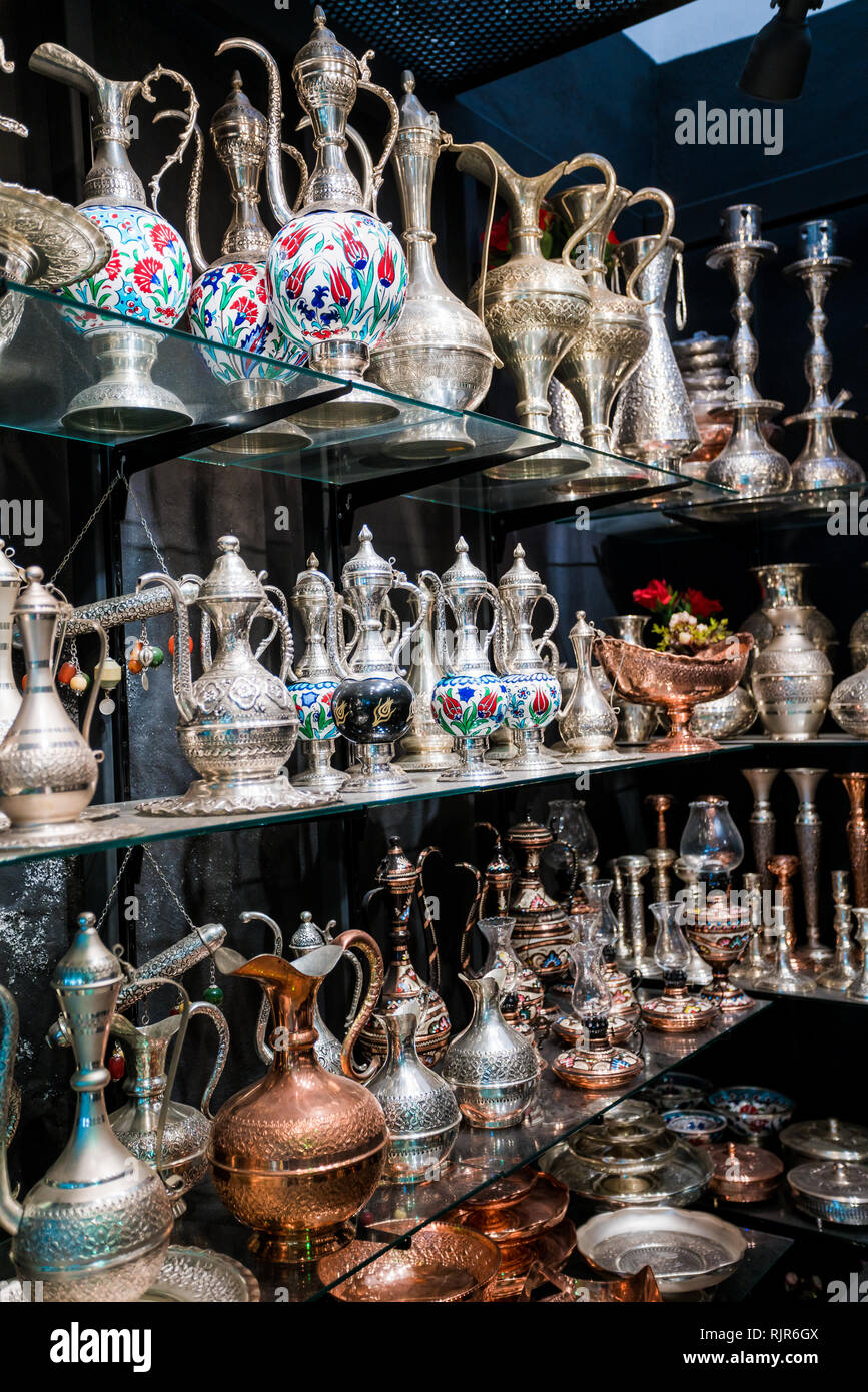 Grand Bazaar souvenir shop in Istanbul, Turkey Stock Photo Alamy