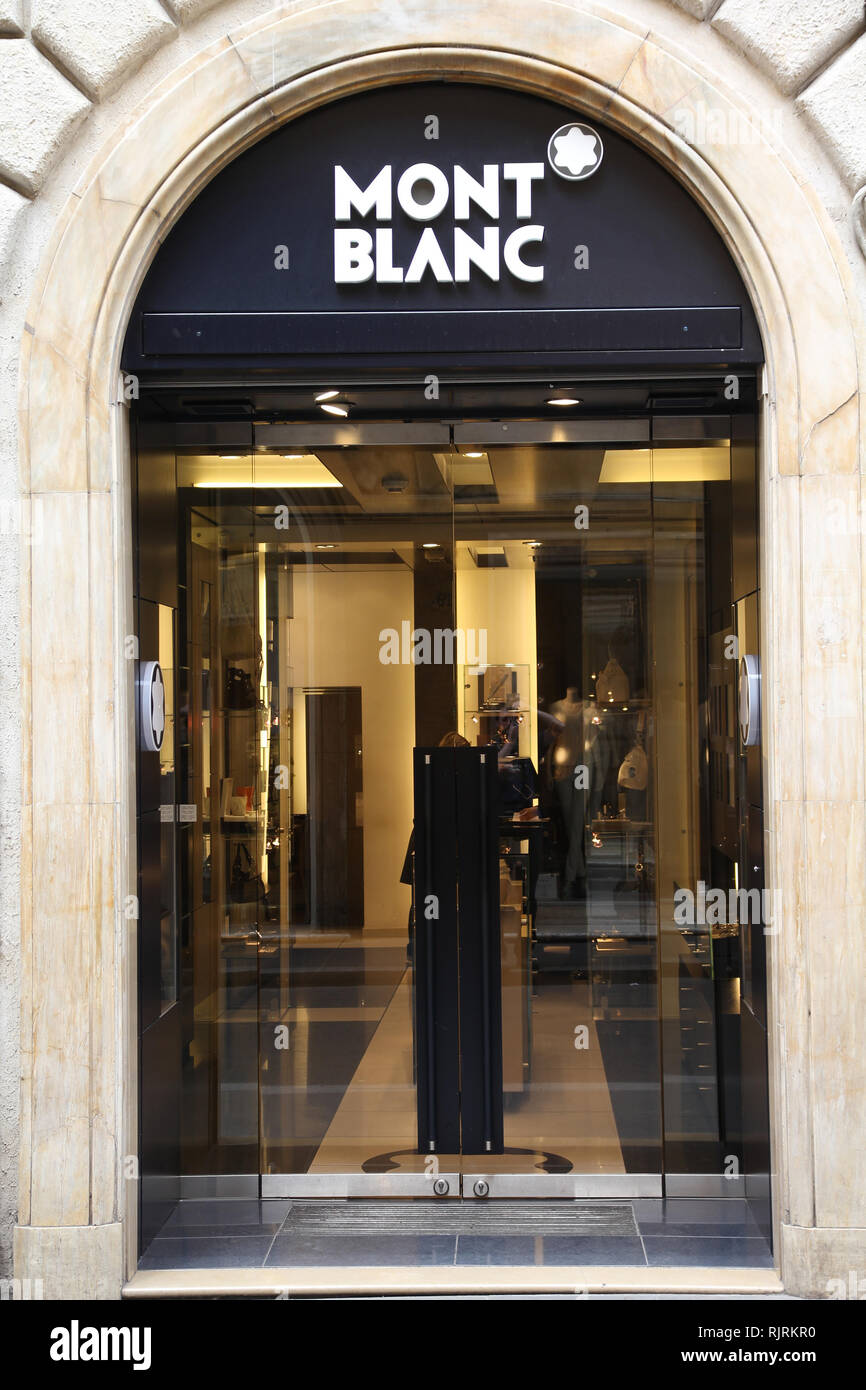 ROME - MAY 12: Montblanc boutique on May 12, 2010 in Rome, Italy