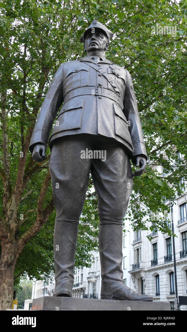 Statue of General Wladyslaw Sikorski in the Portland Place, the City of Westminster in London, England, Great Britain. LadysLaw Eugeniusz Sikorski ( 1881 - 1943), was a Polish military and political leader. Stock Photo