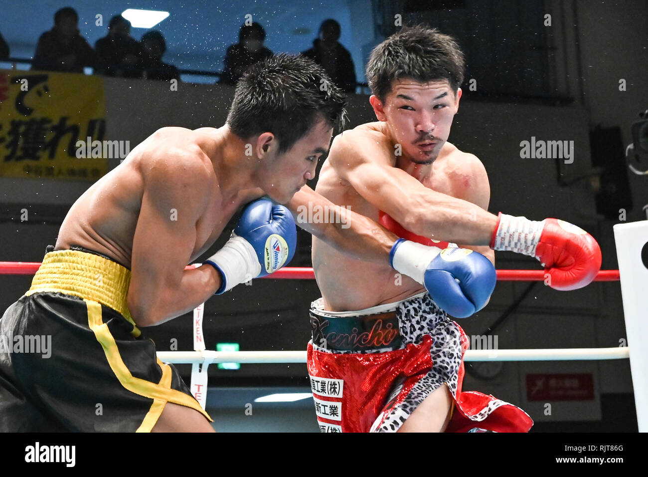 Tokyo Japan 2nd Feb 19 L R Roldan Aldea Phi Kenichi Ogawa Jpn Boxing Kenichi Ogawa Of Japan In Action Against Roldan Aldea Of Philippines During The Sixth Round Of The 10r