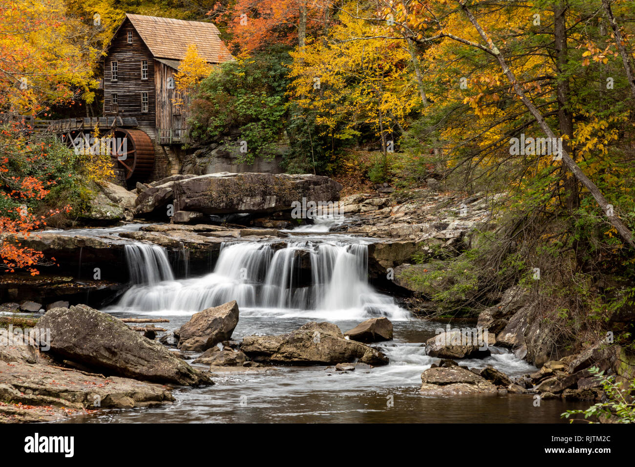 Old mill stream waterfall hi-res stock photography and images - Alamy