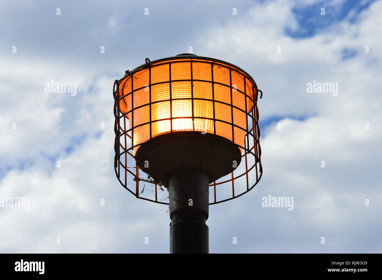 Lamp post head hires stock photography and images Alamy