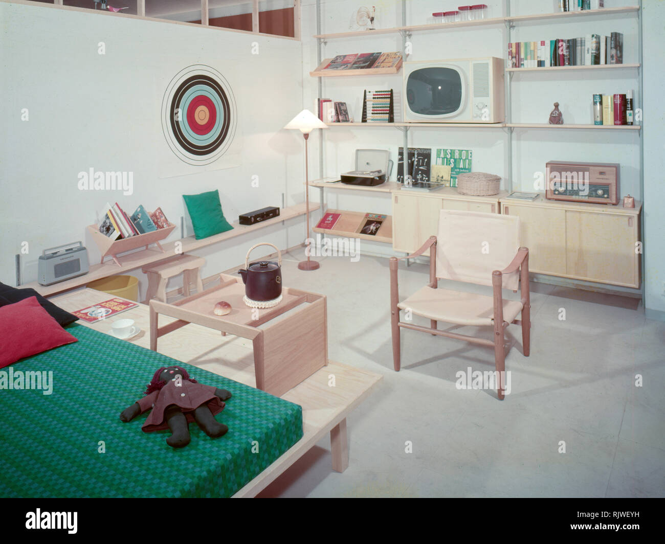 Shop interior 1950s hi-res stock photography and images - Alamy