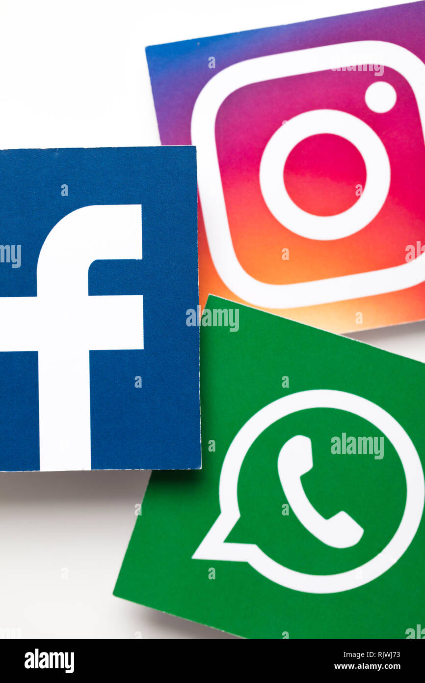 Instagram facebook whatsapp logo icon hi-res stock photography and images -  Page 6 - Alamy, image size:866x1390